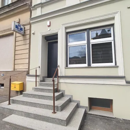 Pod Wiaduktem Apartment *